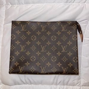 Louis Vuitton Toilet Pouch 26